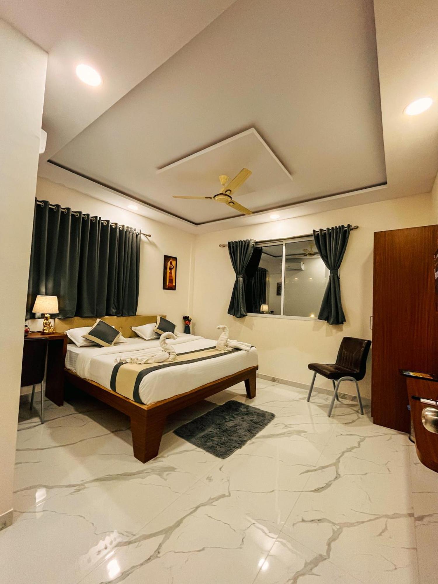 Fortuna Inn Manage By Sn Hospitality Нави Мумбаи Экстерьер фото